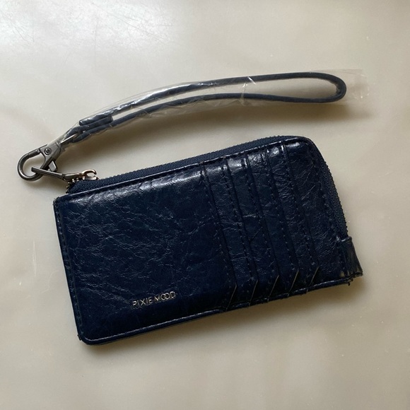 Wristlet - Picture 1 of 3